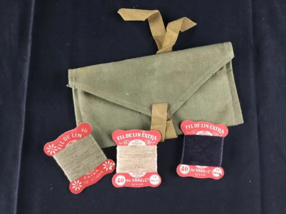 TROUSSE DE COUTURE ARMEE FRANCAISE